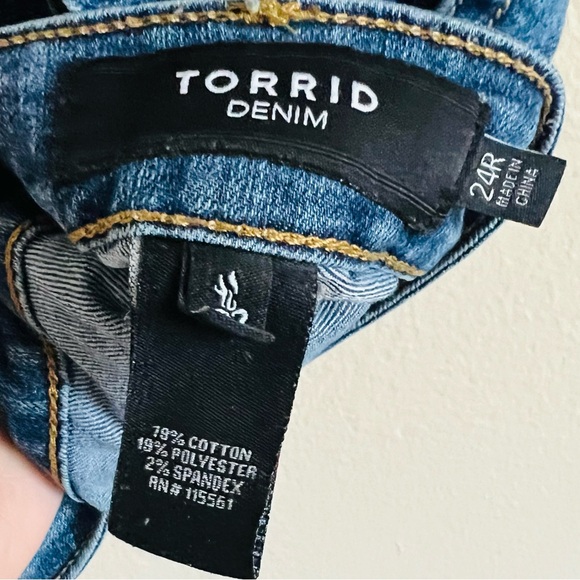 SOLD 🥳Torrid pants 😍 - Picture 5 of 5